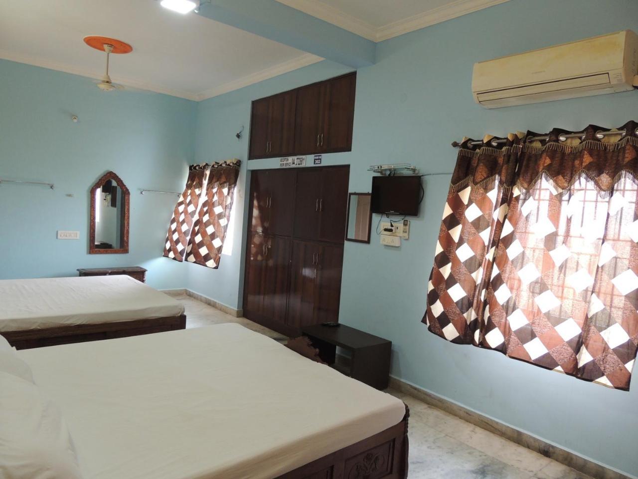 Radha Party Hall Kanchipuram Exterior foto